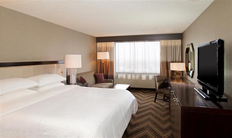 Отель Sheraton Bucks County Langhorne