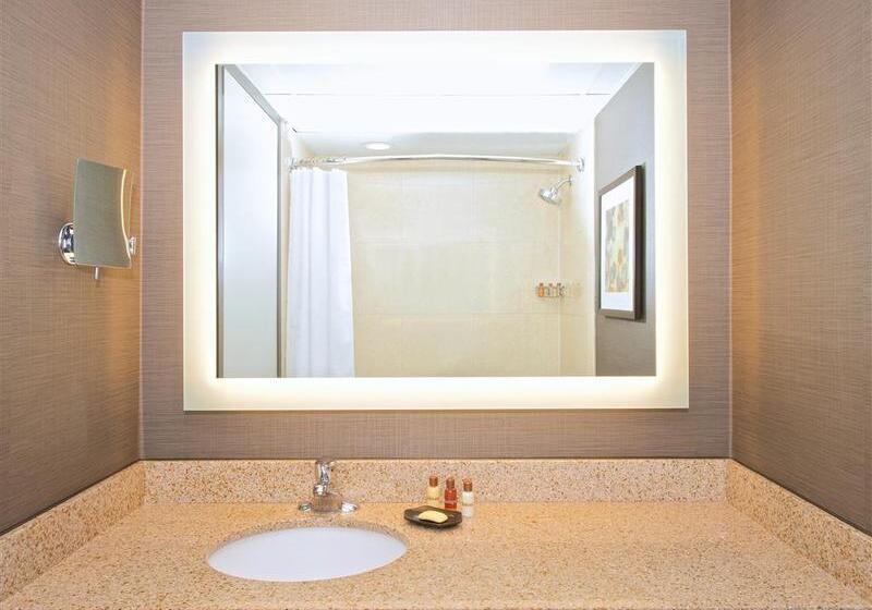 Отель Sheraton Bucks County Langhorne