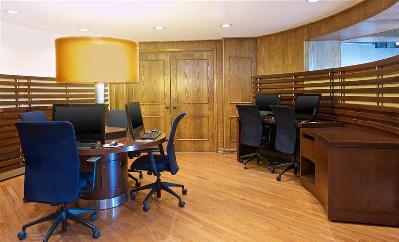 Отель Sheraton Bucks County Langhorne