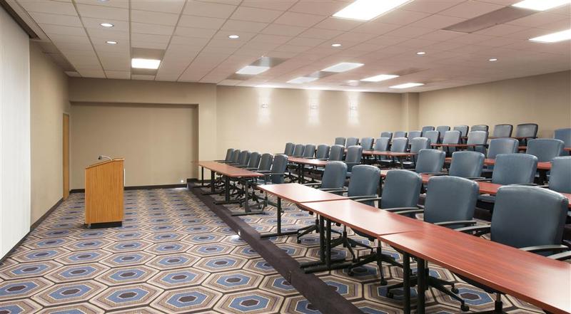 Отель Sheraton Bucks County Langhorne