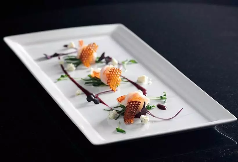 The Raphael Hotel, Autograph Collection