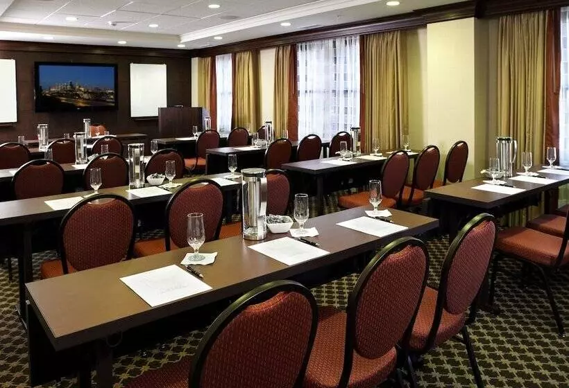 The Raphael Hotel, Autograph Collection