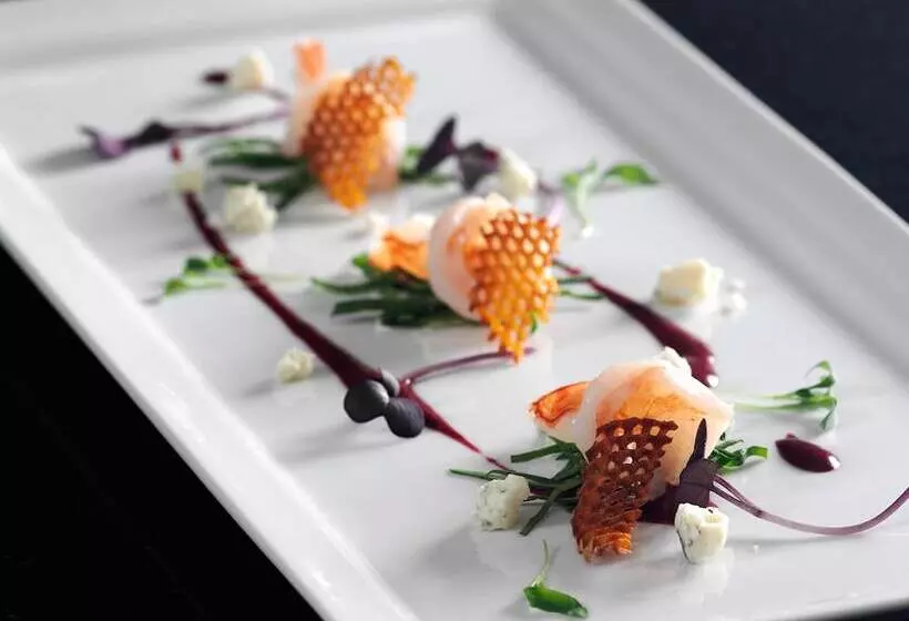 The Raphael Hotel, Autograph Collection