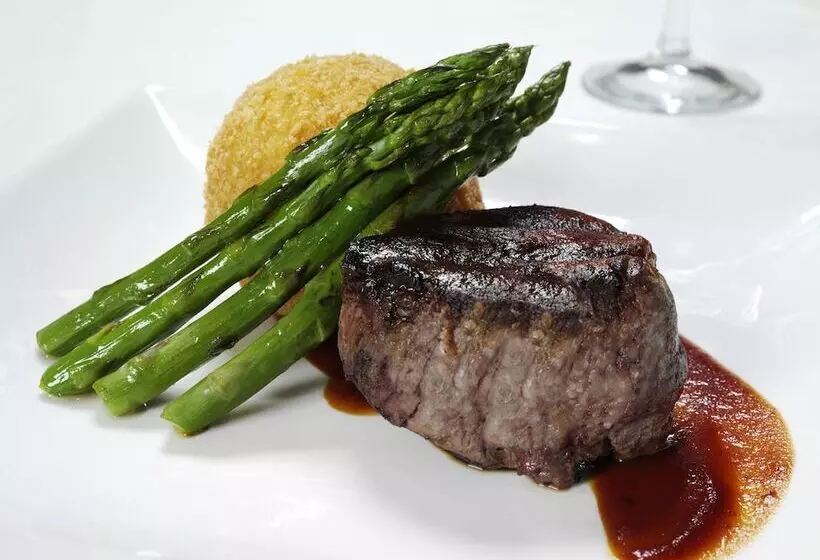 The Raphael Hotel, Autograph Collection