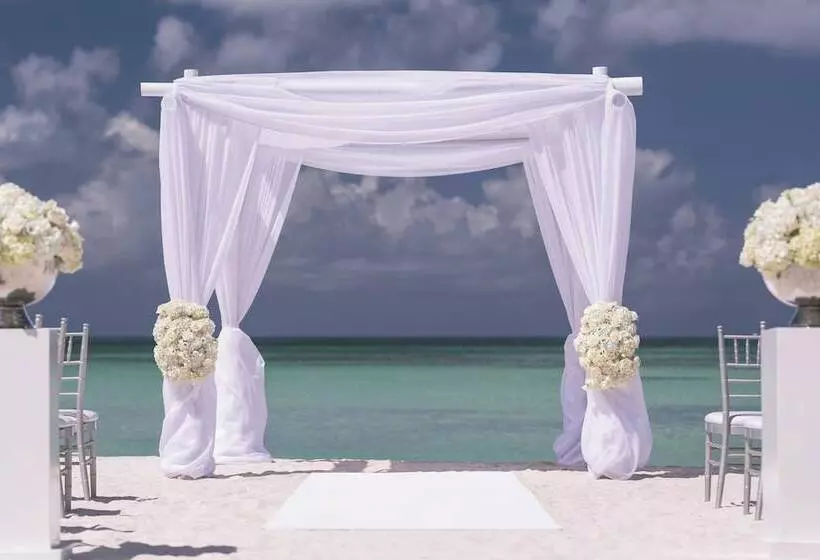 فندق The Ritzcarlton, Naples