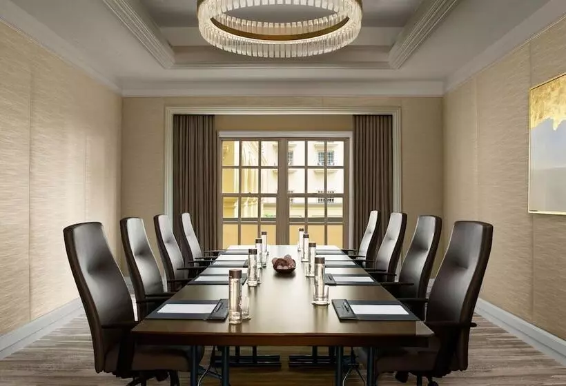 فندق The Ritzcarlton, Naples