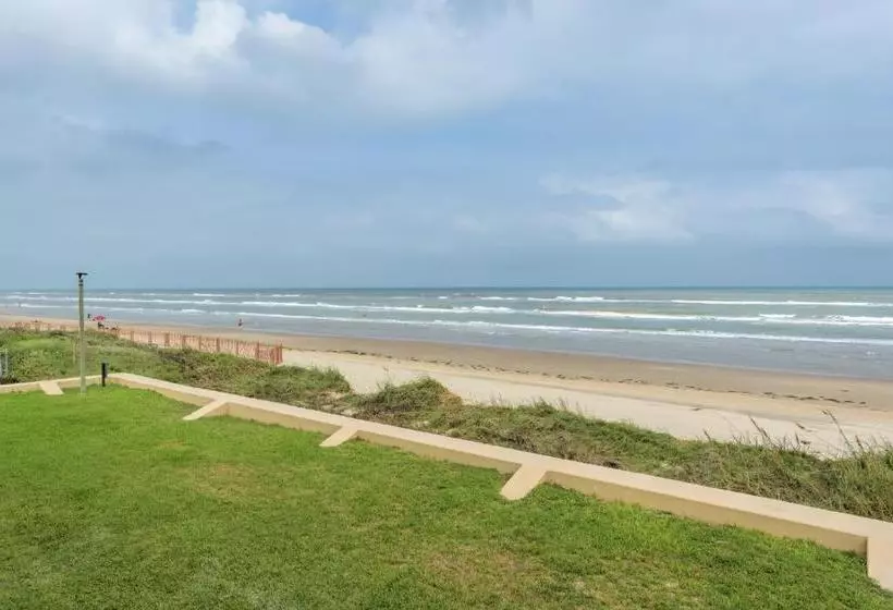 Hotelli Tiki 230  Beach Please