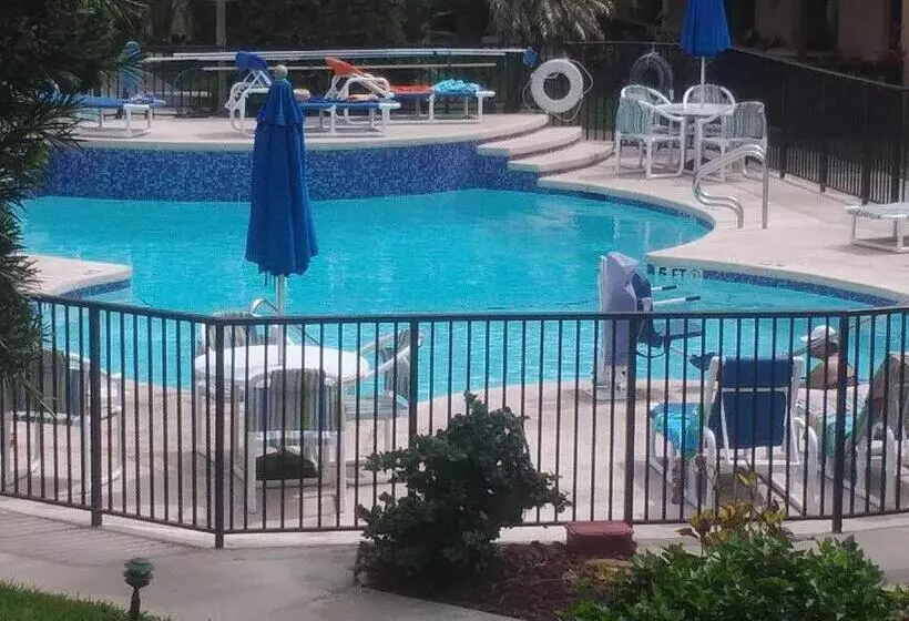 Hotelli Tiki 230  Beach Please