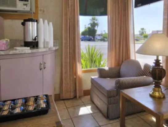 فندق Travelodge 4th Avenue