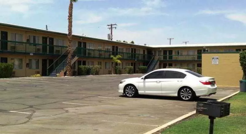 فندق Travelodge 4th Avenue