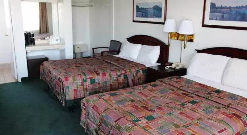 فندق Travelodge 4th Avenue