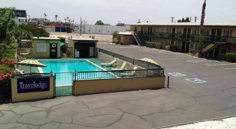 فندق Travelodge 4th Avenue