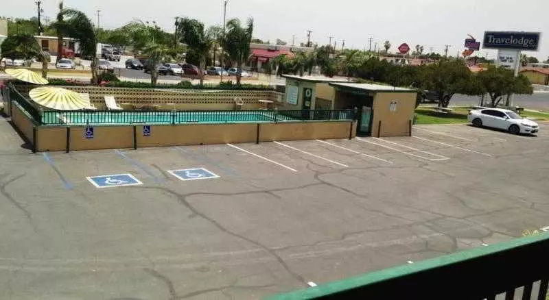 فندق Travelodge 4th Avenue