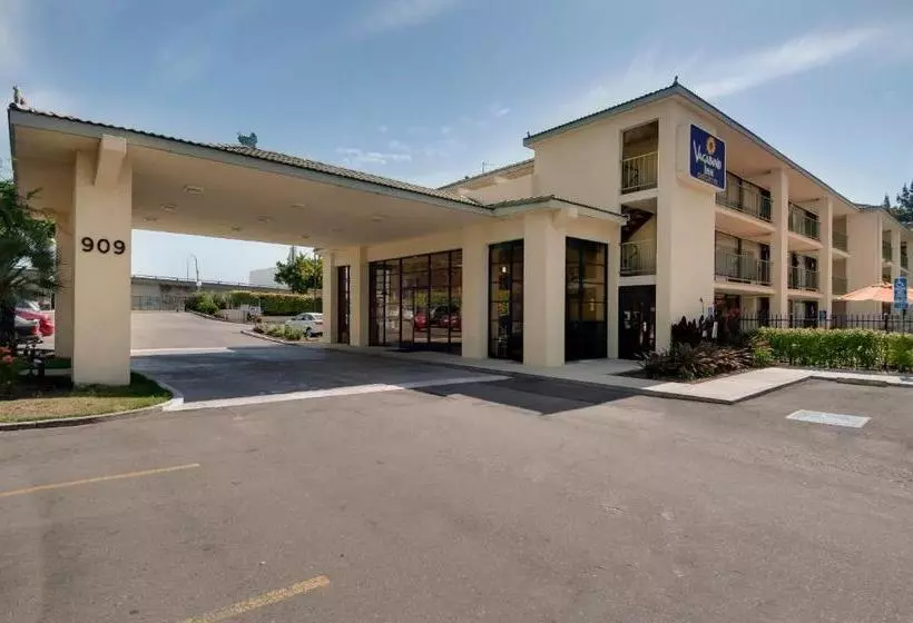 فندق Vagabond Inn Executive Old Town