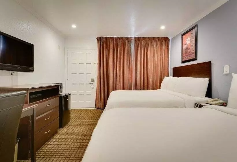 בית מלון כפרי Vagabond Inn San Pedro