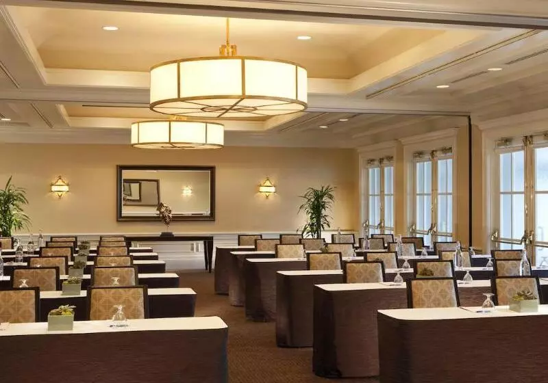 Woodmark Hotel & Still Spa