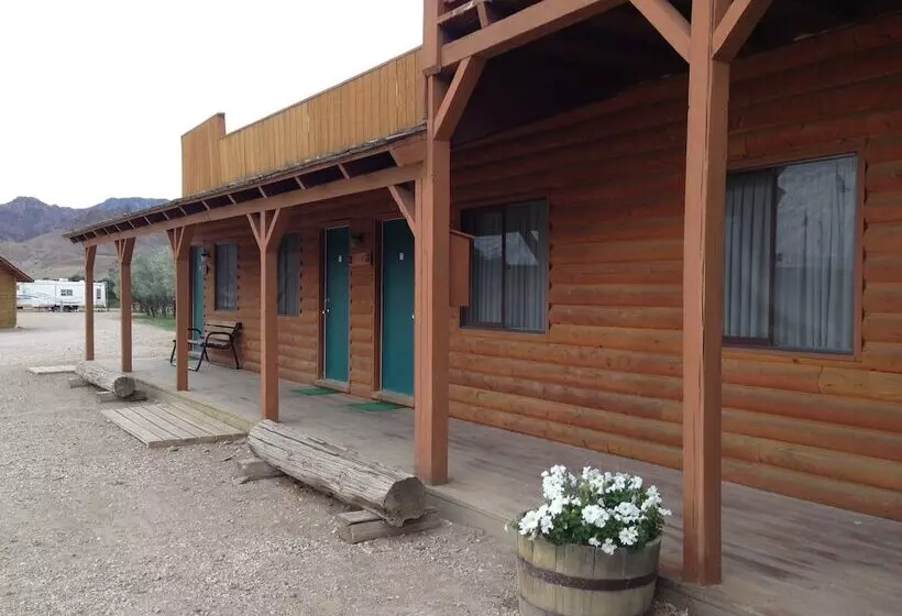هتل Yellowstone Valley Inn
