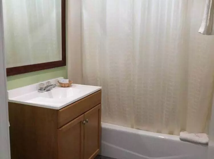 فندق على الطريق American Inn & Suites Lax