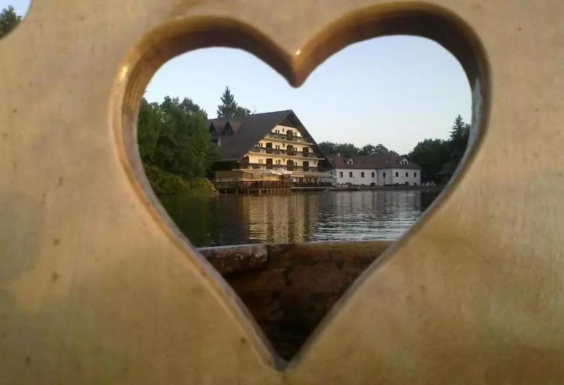 Hotel Alma & Castle Hrib