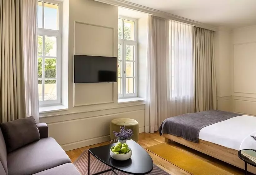 ホテル Aminess Lišanj Family