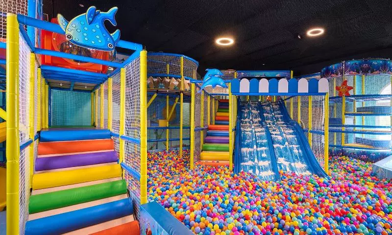 ホテル Aminess Lišanj Family