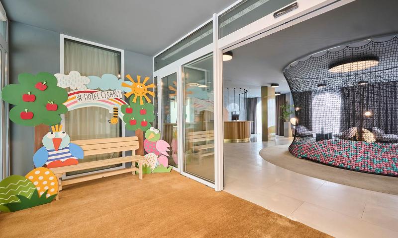 فندق Aminess Lišanj Family