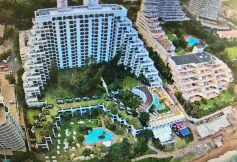 هتل Cabana Beach Resort