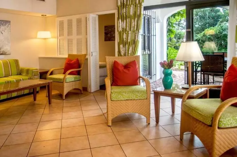 هتل Cabana Beach Resort