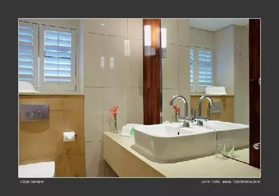 هتل Cabana Beach Resort