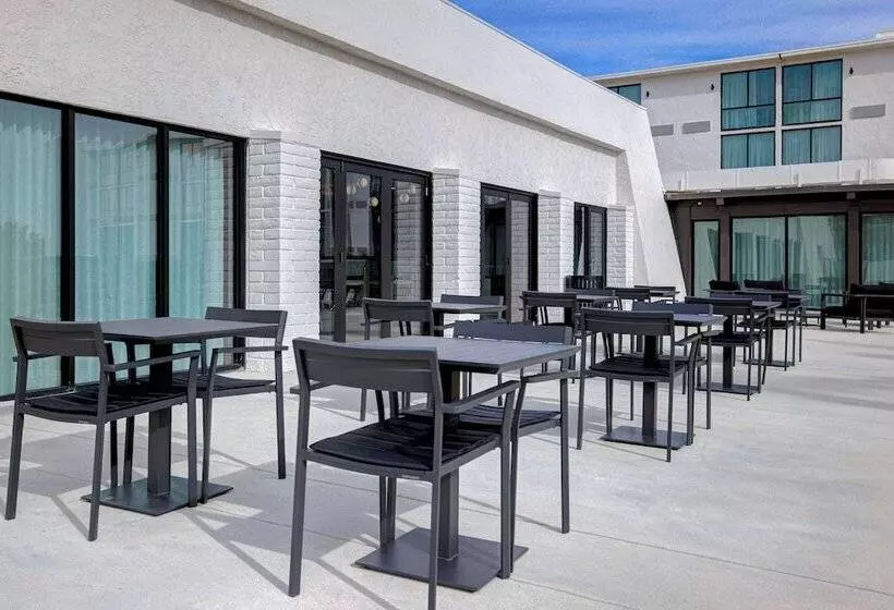 בית מלון כפרי Doubletree By Hilton Palmdale, Ca