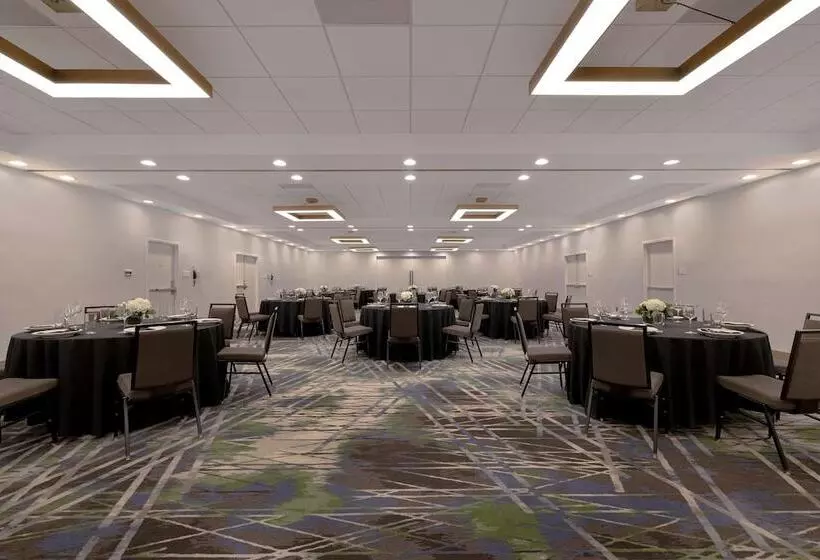 בית מלון כפרי Doubletree By Hilton Palmdale, Ca