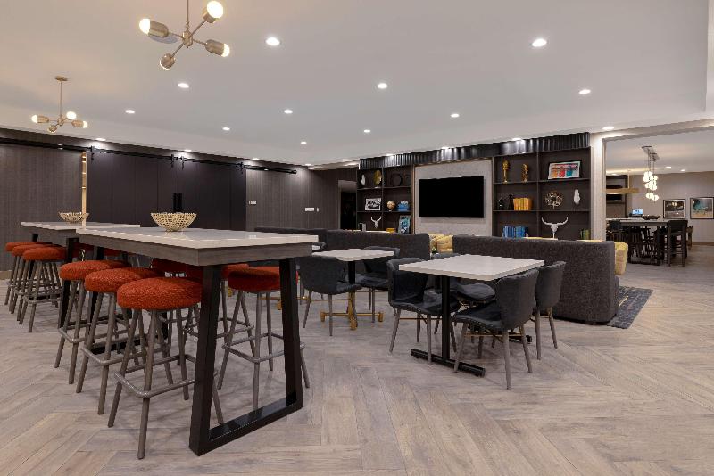 هتل Doubletree By Hilton Palmdale, Ca