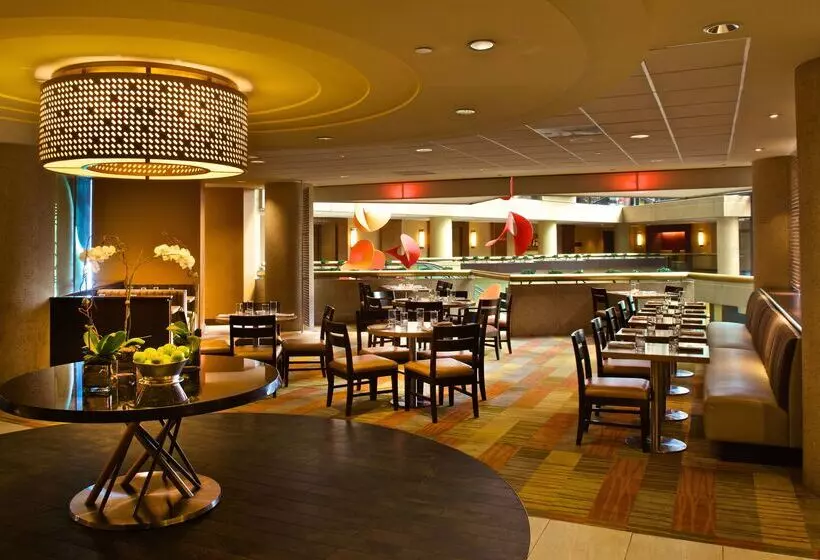 Отель Hyatt Regency Crystal City At Reagan National Airport