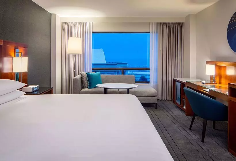 Отель Hyatt Regency Crystal City At Reagan National Airport