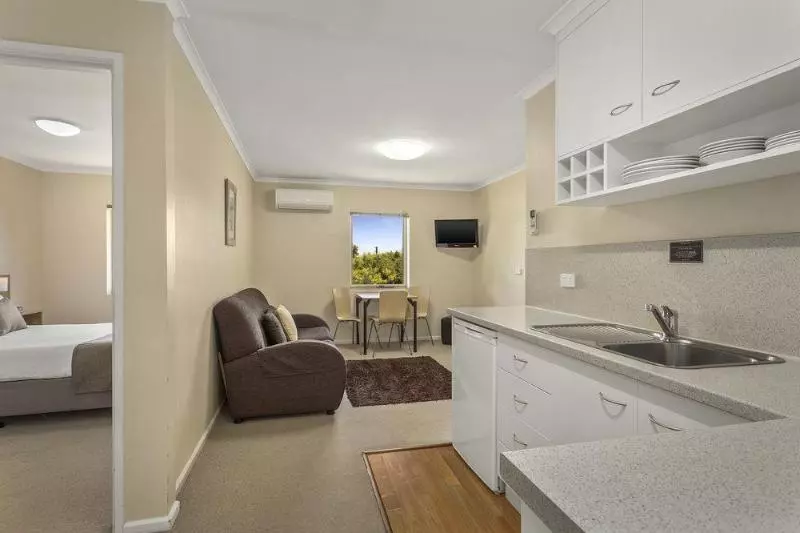 Elphin Serviced Apartments