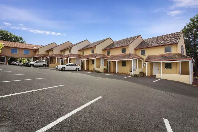 Elphin Serviced Apartments