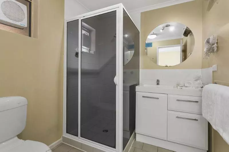 Elphin Serviced Apartments