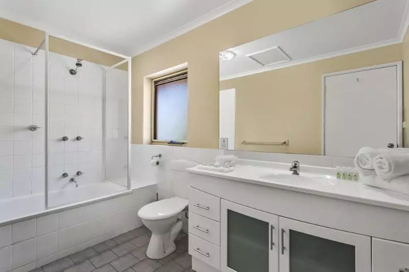 Elphin Serviced Apartments