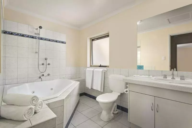 Elphin Serviced Apartments