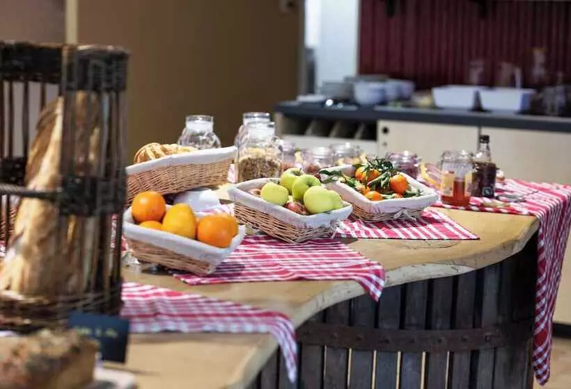 Greet Hotel Chatellerault