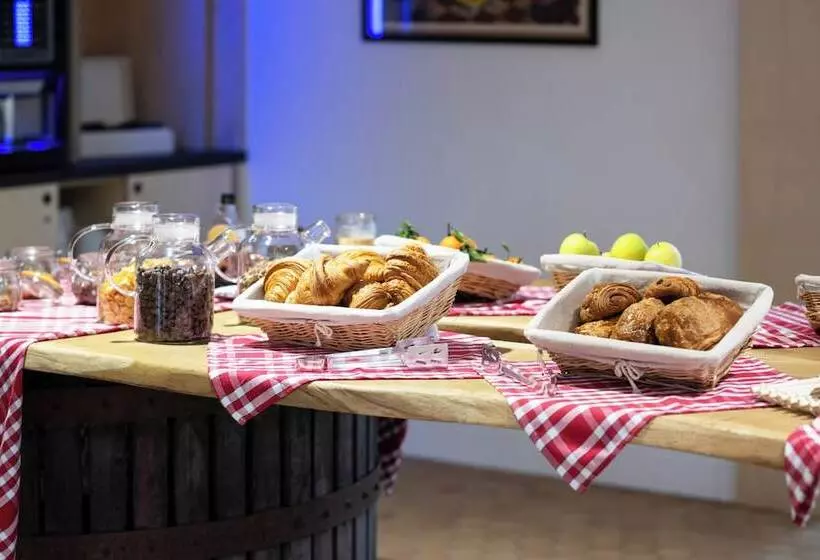 Greet Hotel Chatellerault