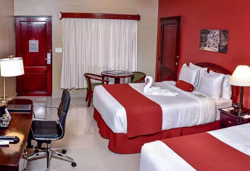 호텔 Best Western Plus Belize Biltmore Plaza