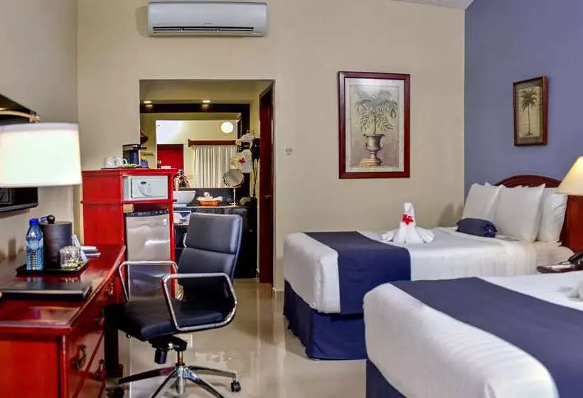 호텔 Best Western Plus Belize Biltmore Plaza