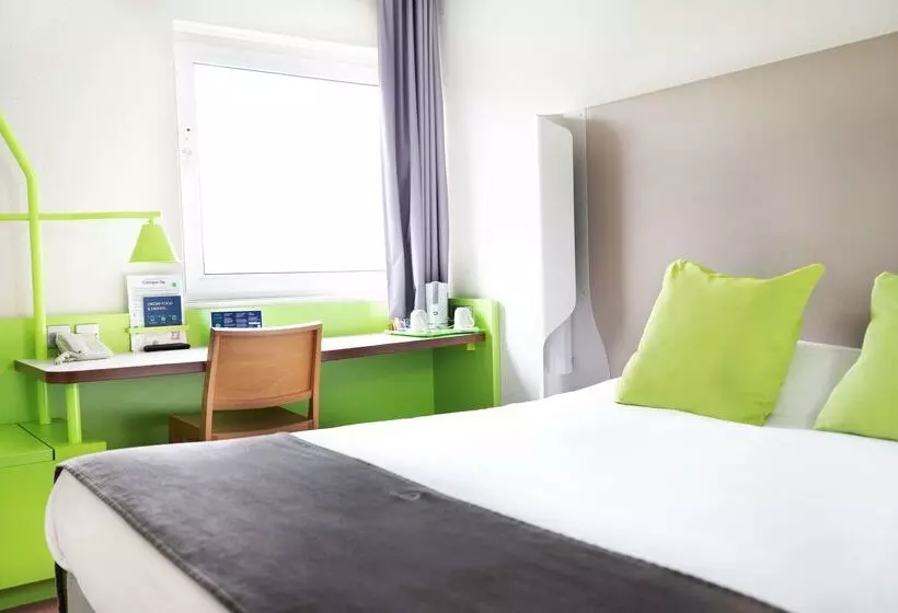 ホテル Campanile  Swindon