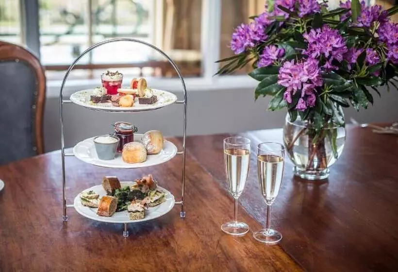 Eccles Hotel And Spa