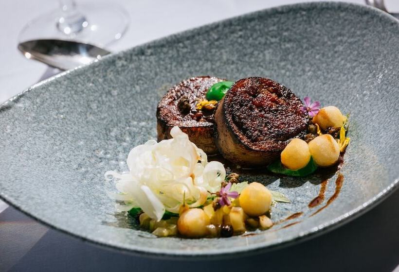 Eccles Hotel And Spa