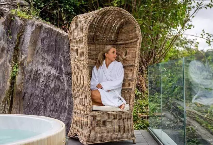 Eccles Hotel And Spa