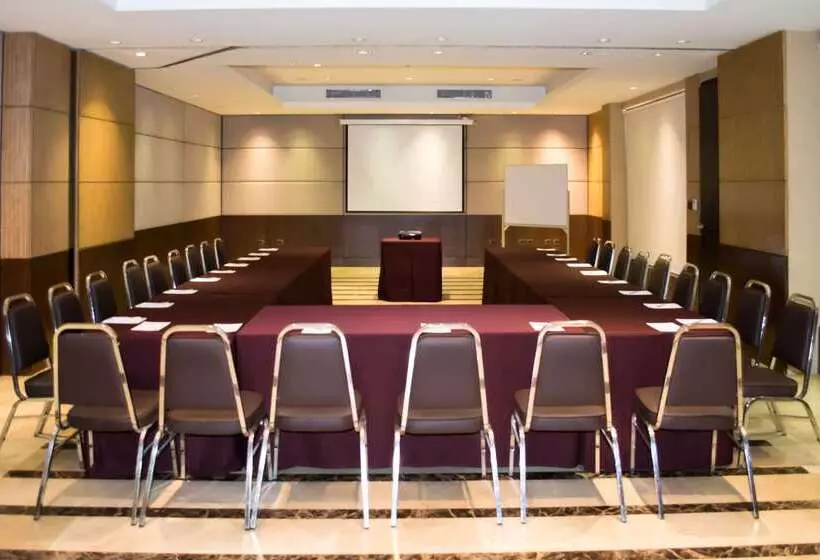 Grand Hotel Guayaquil, Ascend Hotel Collection