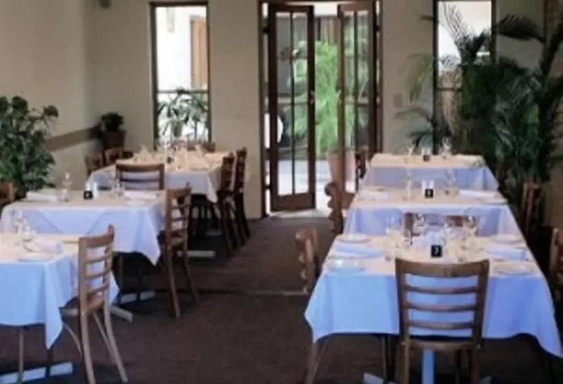 Отель Great Eastern Motor Inn Gympie