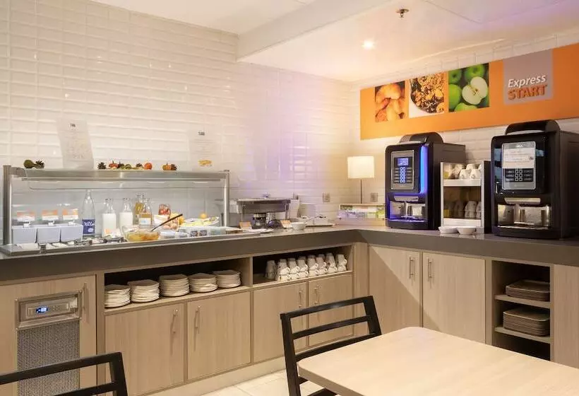 هتل Holiday Inn Express Amiens, An Ihg